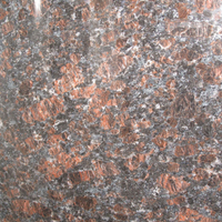 Tan-Brown Granit, poliert bearbeitet.