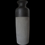 Vasos em materiais naturais, mármore, granito e basalto .
