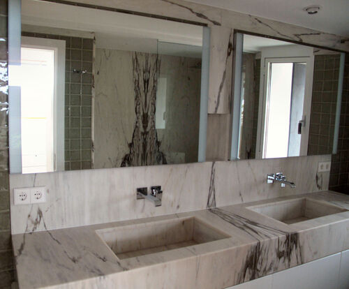 Casa de banho em mármore Calacata